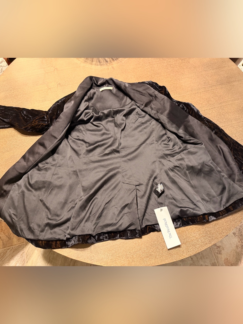 Alice + Olivia Black Velvet Evening Statement Jacket Shawl Satin Collar Size 8 - Picture 15 of 16